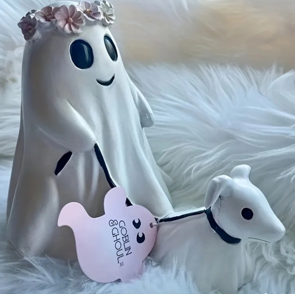 Resin Ghost Figurine with Walking Dog Halloween Decor set of 2 - Picture 2 of 8